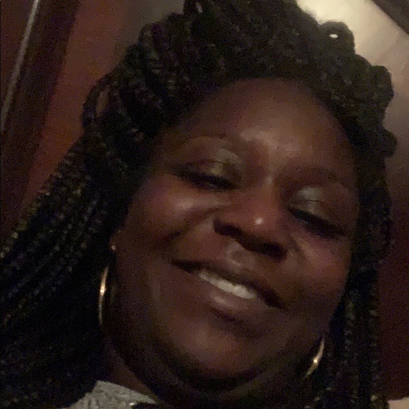Profile Picture of Quonda Campbell (@campbellquonda) on Poshmark