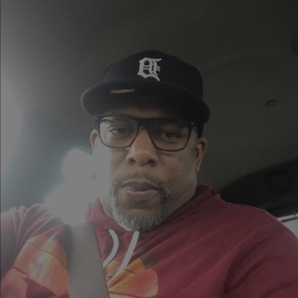 Profile Picture of Reginald Hightower (@sportcoat94) on Poshmark