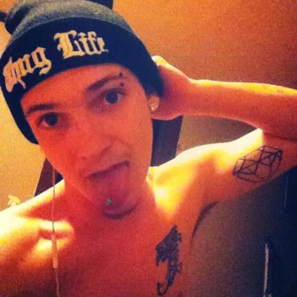 Profile Picture of Daniel Mounts (@itsyoboydaniel) on Poshmark