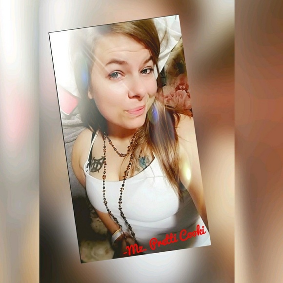 Profile Picture of Christina Harms (@charms51787) on Poshmark