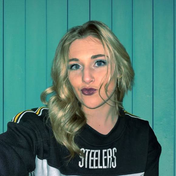 Profile Picture of Lauren Mcnany (@laurennm8) on Poshmark