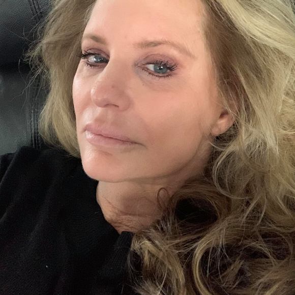 Profile Picture of Vivian Maxwell (@vibbim) on Poshmark