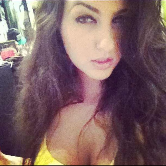 Profile Picture of Rebecca Ahdoot (@rebeccaahdoot) on Poshmark