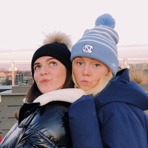 Charlotte Melgard - Poshmark Profile Picture of Charlotte Melgard (@c_melgard) on Poshmark