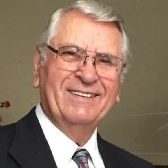 Profile Picture of Stefan Feier (@simfonia_a_noua) on Poshmark