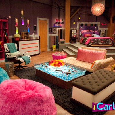 Profile Picture of Crystal George (@CrystalGeorge6) on Twitter