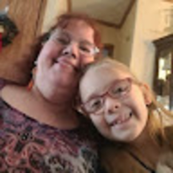 Profile Picture of Angie Frazier (@monkeys51a) on Poshmark