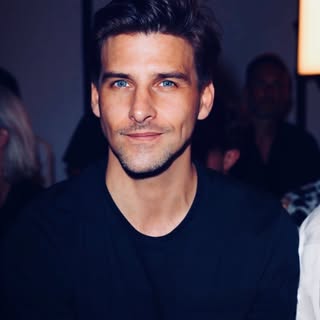 Profile Picture of Johannes Huebl (@johanneshuebl) on Instagram