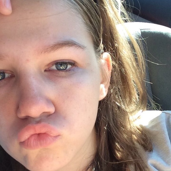 Profile Picture of Colleen Heismann (@colleen_j) on Poshmark