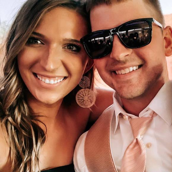 Profile Picture of Taylor Bromagen (@taylorbromagen) on Poshmark