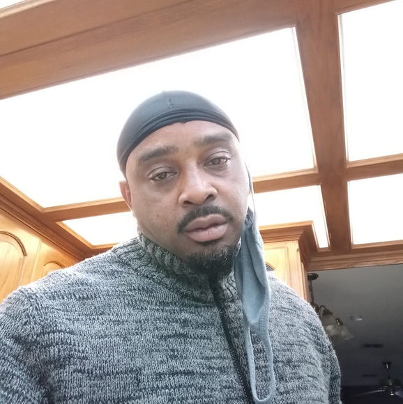 Profile Picture of Lafayette Johnson (@lafayettejohnso) on Poshmark