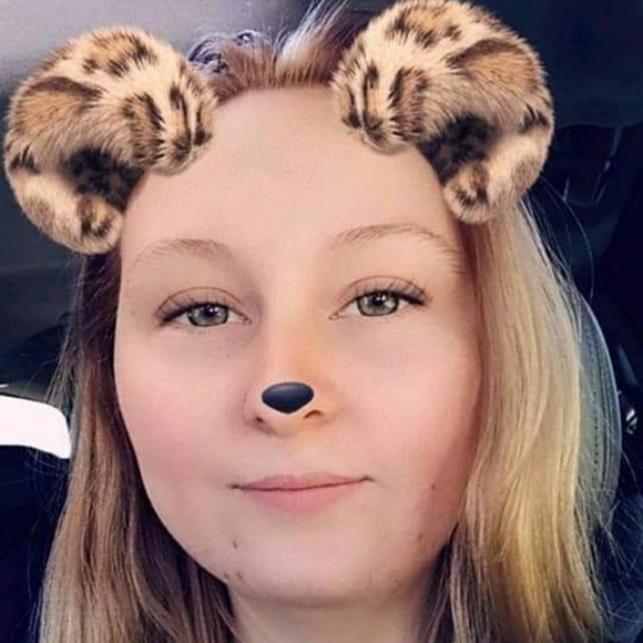 Profile Picture of Christina Stoops (@cfaye93) on Poshmark