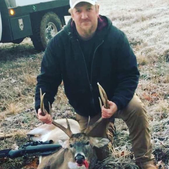 Profile Picture of Taylor Huth (@tjhuth89) on Poshmark