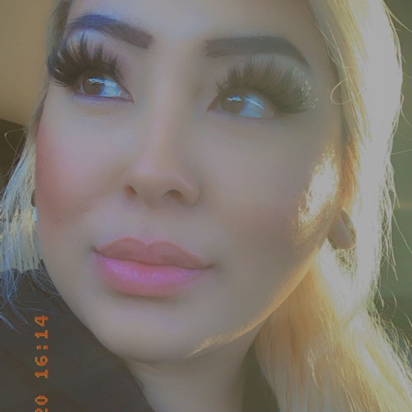 Profile Picture of Vanessa Ortega (@harajukunessa) on Poshmark