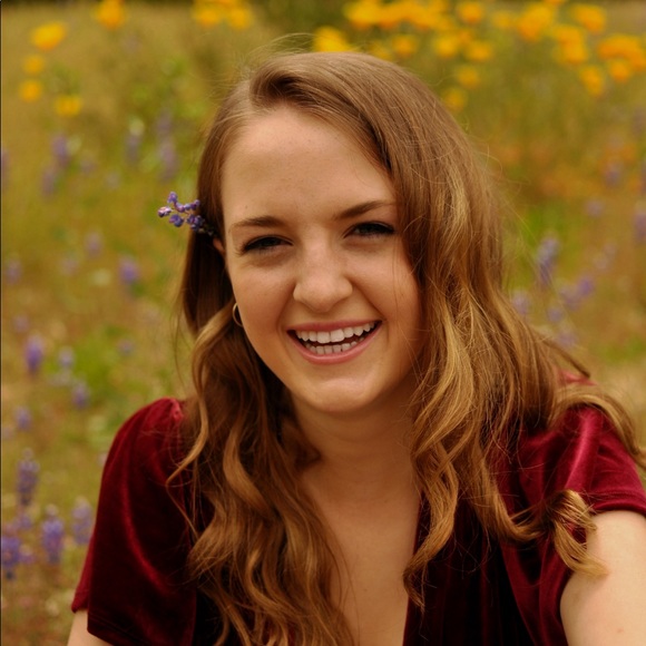 Profile Picture of Grace Googins (@ggoogins) on Poshmark