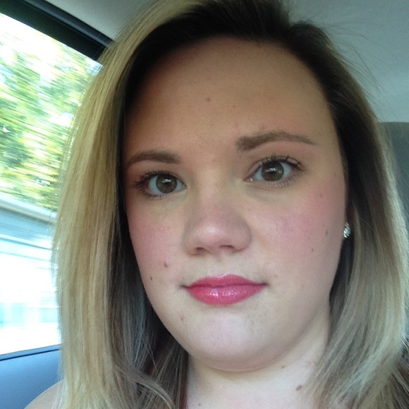 Profile Picture of Marycatherine Kasmier (@marykate421) on Poshmark