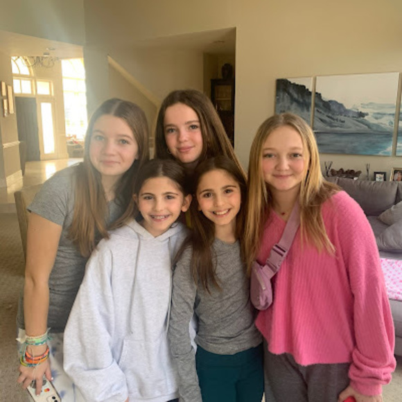 Profile Picture of Lily Maider (@lilymaider) on Poshmark