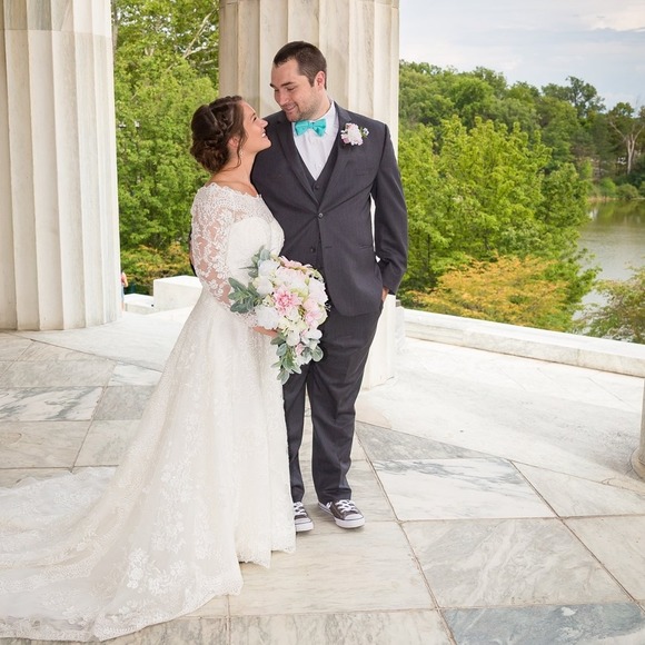 Profile Picture of Lauren Lubecki (@lllubeck) on Poshmark