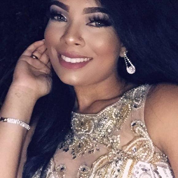 Profile Picture of Claudia Chavez (@claudia0827) on Poshmark