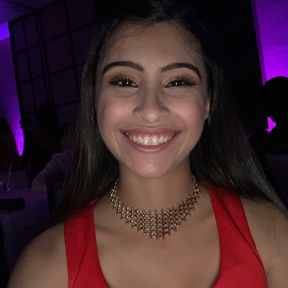 Profile Picture of Jessica Balbin (@jessicabalbin) on Poshmark
