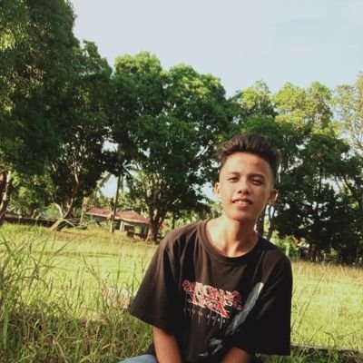 Profile Picture of Ako Si Carl (@JhaysonLaurie) on Twitter