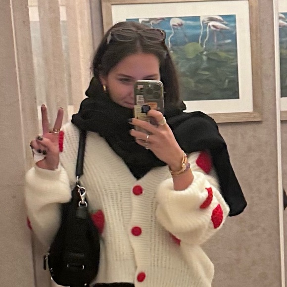 Profile Picture of Yasmin Chaharsooghi (@yasmin_ch) on Poshmark