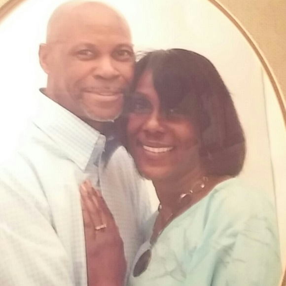 Profile Picture of Inita Mclucas (@parisrome2) on Poshmark