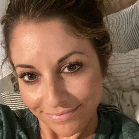 Profile Picture of Crystal Vaughan (@vaughan2212) on Poshmark