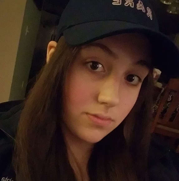 Profile Picture of Alexandra Rengifo (@_alexarengifo_) on Poshmark