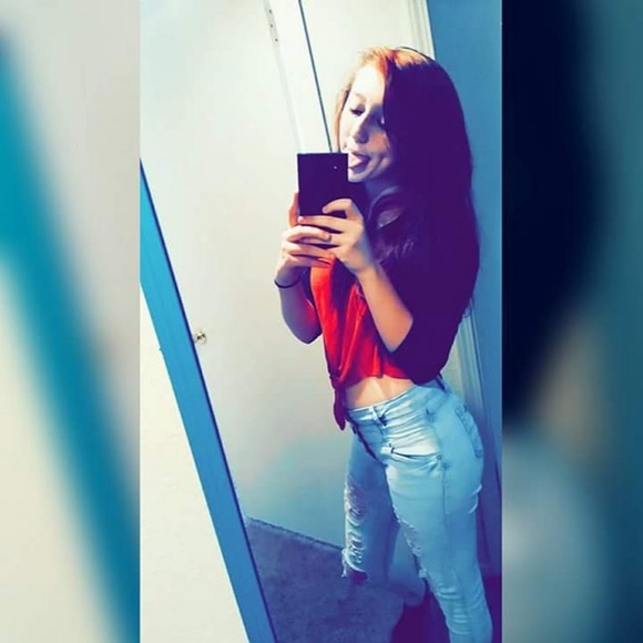 Profile Picture of Hannah Faye (@hfayee03) on Poshmark