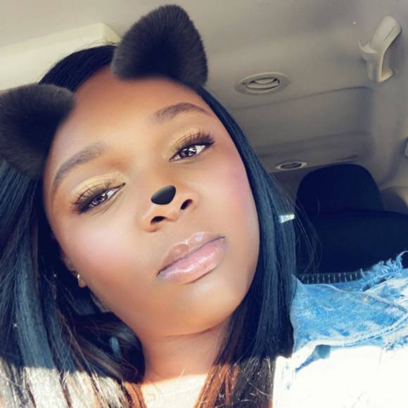 Profile Picture of Lakrystal Leeshay (@lalasmiles87) on Poshmark