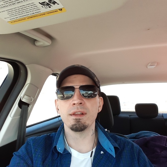 Profile Picture of Sean Pack (@seanpack) on Poshmark