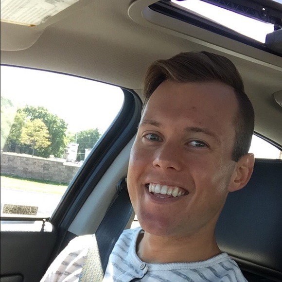 Profile Picture of Jared Roberts (@jared9roberts) on Poshmark