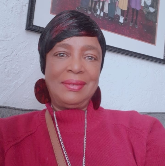 Profile Picture of Yolanda hazeleyes Harris (@yoyolanda48) on Poshmark