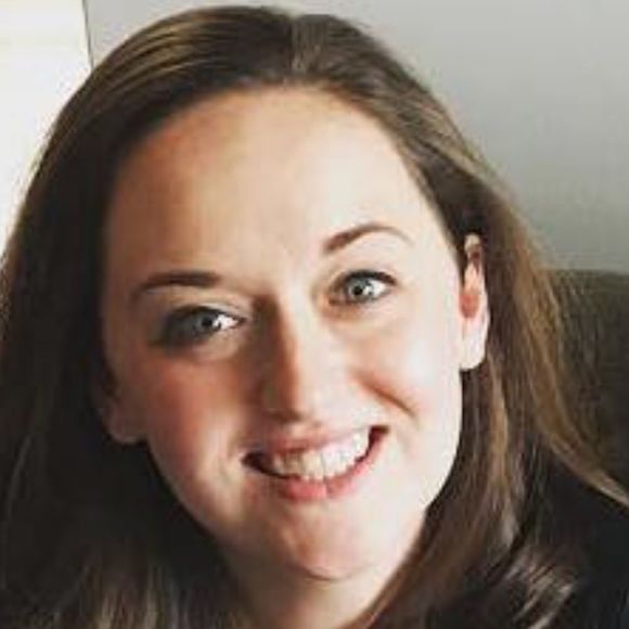 Profile Picture of Kate Baumgartner (@kpbaumgartner) on Poshmark