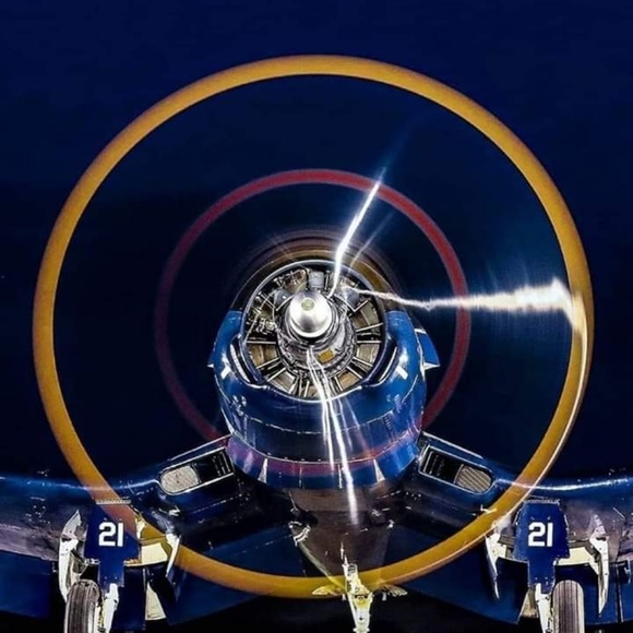 Profile Picture of David Gilliam (@corsair086) on Poshmark