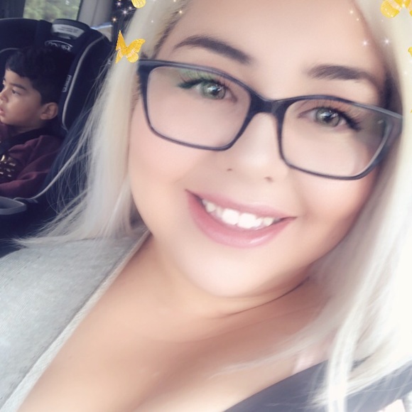 Profile Picture of Kimberly Zaragoza (@kim2492) on Poshmark