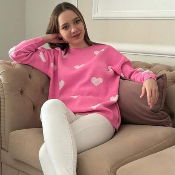Profile Picture of Catalina Taylor (@catalinaza) on Poshmark