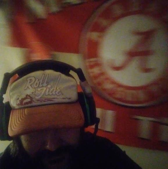 Profile Picture of Kenny Bryant (@kennybryant2321) on Poshmark