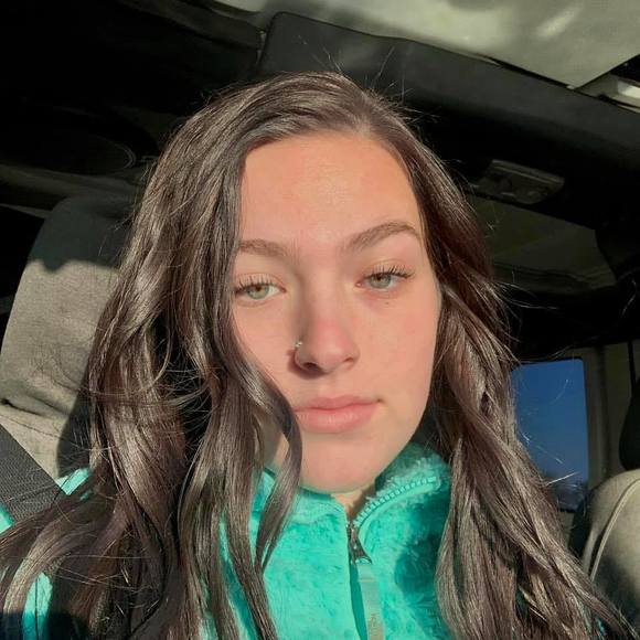 Profile Picture of Shyanne Dottellis (@shyanneangel) on Poshmark