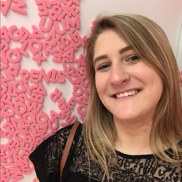 Profile Picture of Danielle Salvaggio (@dannyfrancesca) on Poshmark