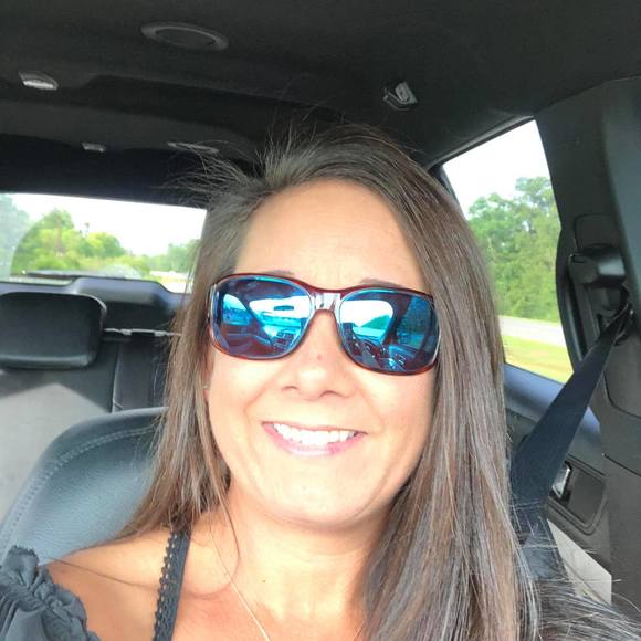 Profile Picture of Chrissy Knowles (@cknowles09) on Poshmark