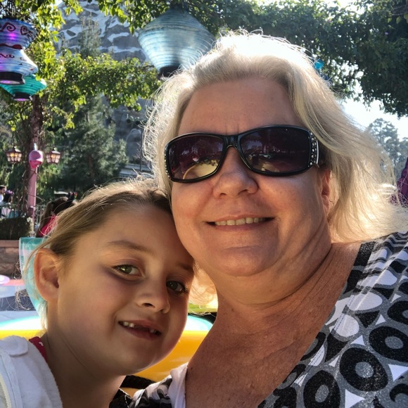 Profile Picture of Tammy Chartier (@tammychartier) on Poshmark