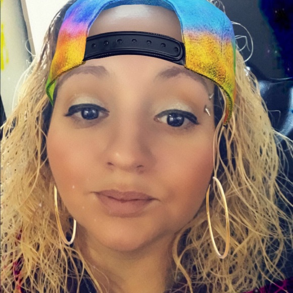 Profile Picture of Caralie Meadows (@cmeadowz85) on Poshmark