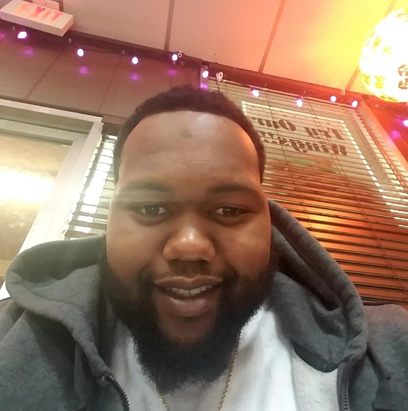 Profile Picture of Devin Lowery (@devin_lowery) on Poshmark