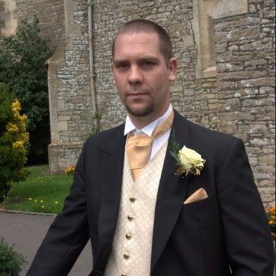 Profile Picture of Robert Fitchett (@kingdominodeath) on Twitter