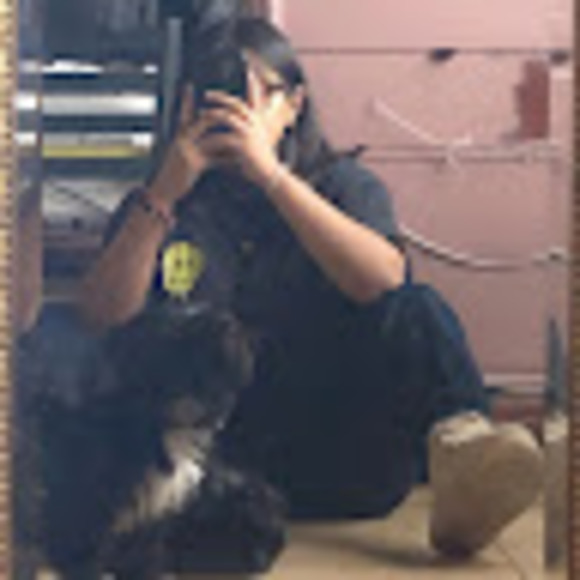 Profile Picture of Bianeth Fernandez (@bianethf) on Poshmark