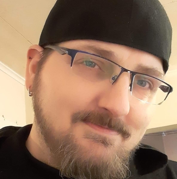 Profile Picture of Larry Chapman (@kerbdog_99) on Poshmark