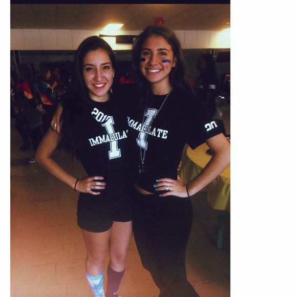 Profile Picture of Alexa Kozlowski (@alexakoz) on Poshmark