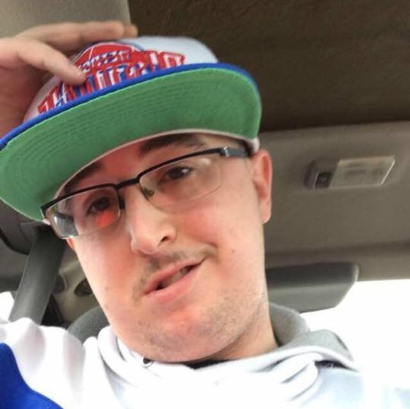 Profile Picture of Andrew Linski (@drewski90) on Poshmark